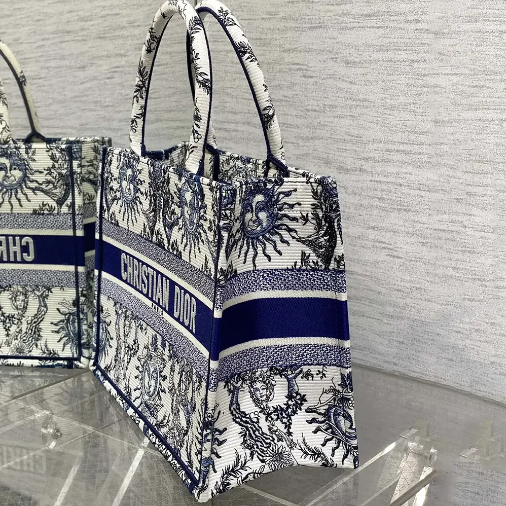 Dior Medium Dior Book Tote White and Navy Blue Toile de Jouy Soleil Embroidery for Women Dior Medium Dior Book Tote White and Navy Blue Toile de Jouy Soleil Embroidery for Women