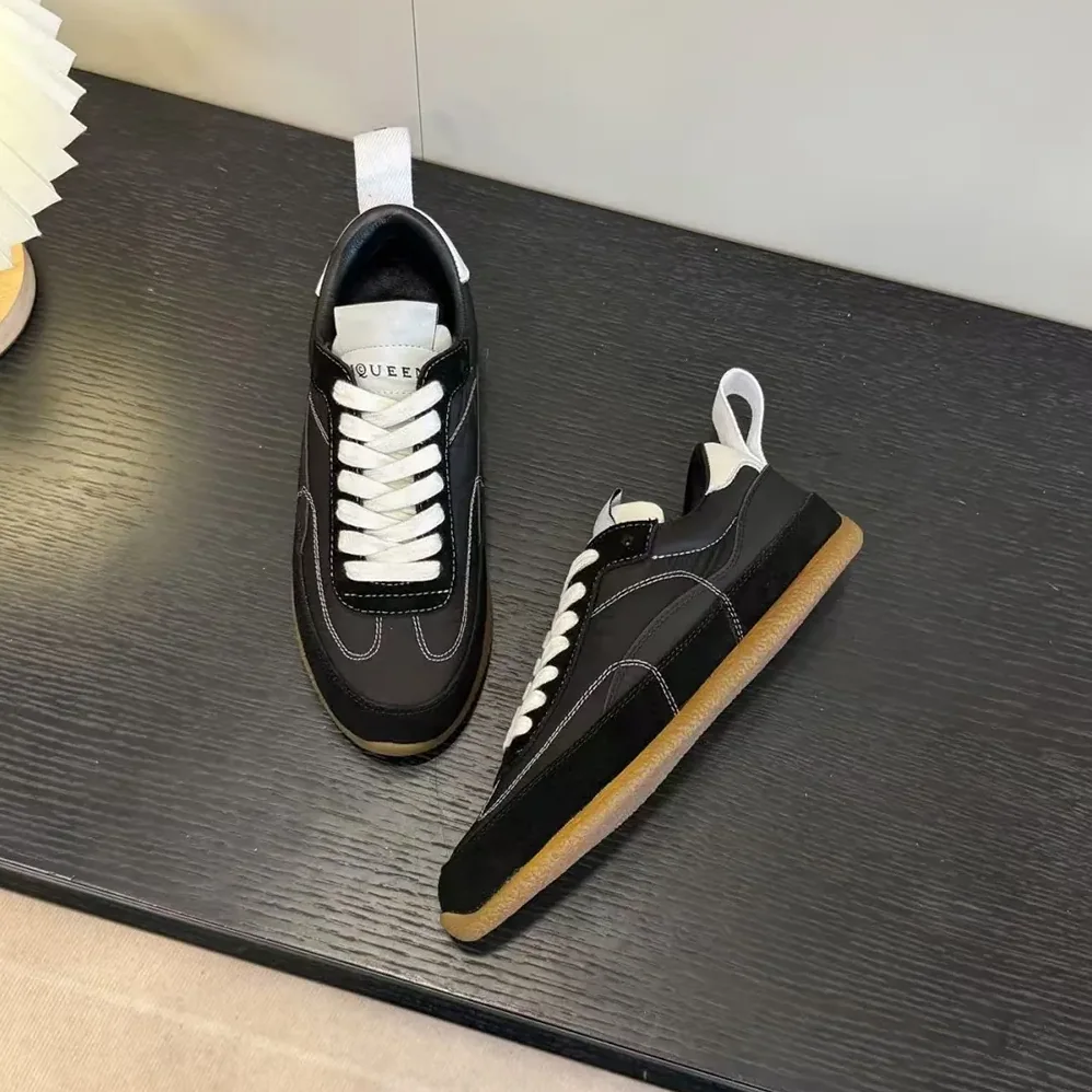 Alexander Mcqueen EC1 Sneaker in Black for Unisex in White Alexander Mcqueen EC1 Sneaker in Black for Unisex in White
