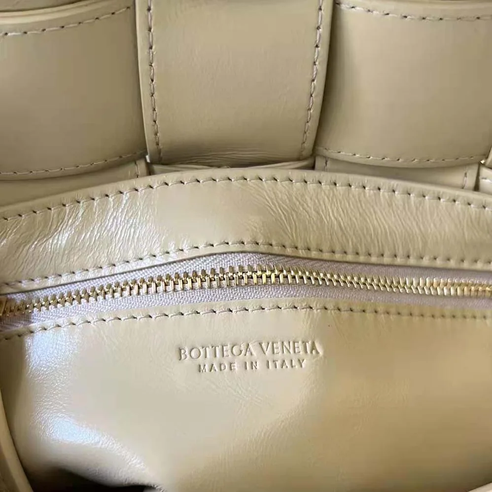 Bottega Veneta Cassette Foulard Intreccio Leather Cross-Body Bag for Women in Beige