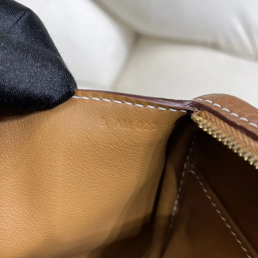 Hermes Lindy Mini 19 in Clemence Leather for Women in Brown/Gold