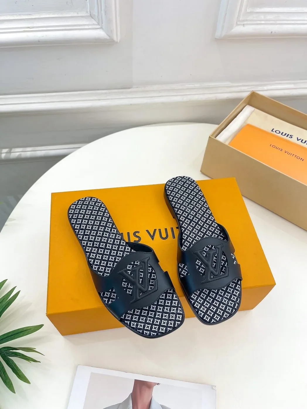 Louis Vuitton Isola Flat Mule LV Black Louis Vuitton Isola Flat Mule LV Black