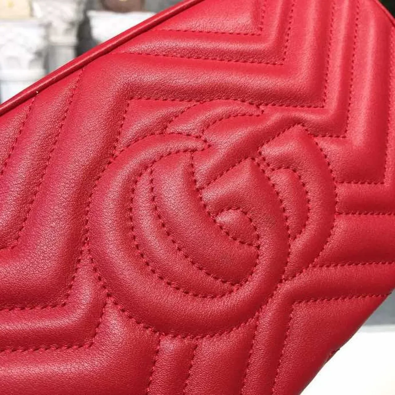 Gucci GG Marmont Small Matelassé Shoulder Bag Hibiscus Red Matelassé Chevron / Gucci GG Marmont Small Matelassé Shoulder Bag Hibiscus Red Matelassé Chevron /