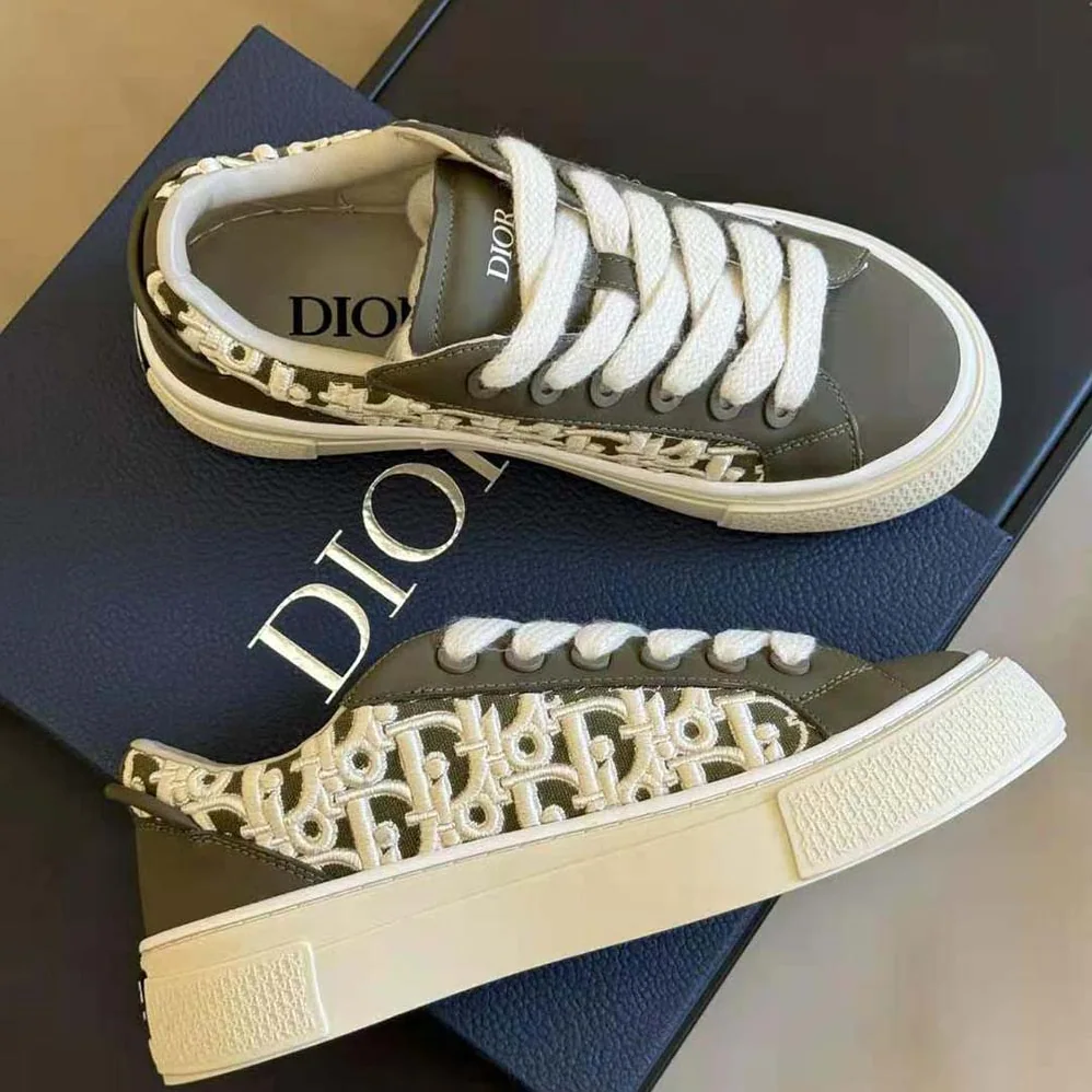Dior B33 Sneaker – Limited and Numbered Edition Khaki Smooth Calfskin for Men Dior B33 Sneaker – Limited and Numbered Edition Khaki Smooth Calfskin for Men