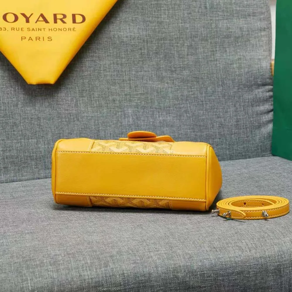 Goyard Sac Saïgon Souple Mini in Toile Goyardine & Chevroches Calfskin for Women in Yellow Goyard Sac Saïgon Souple Mini in Toile Goyardine & Chevroches Calfskin for Women in Yellow
