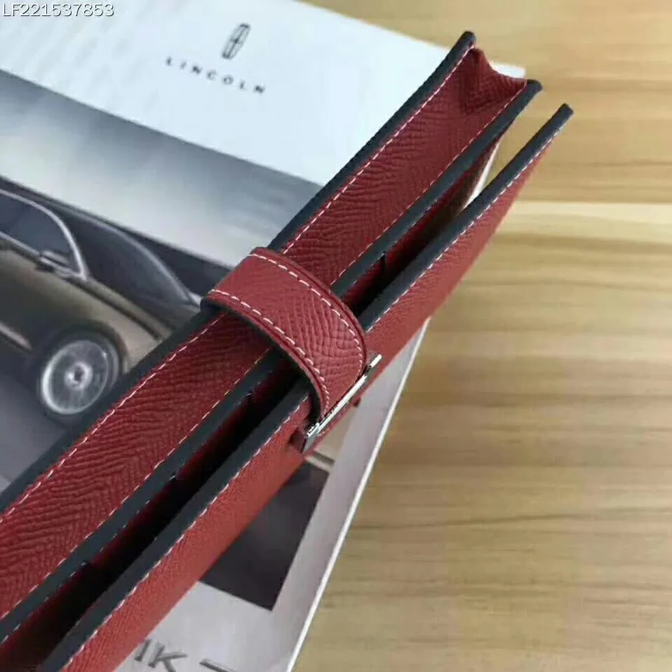 Hermes Medium Bearn Wallet in Epsom Calfskin Leather in Red