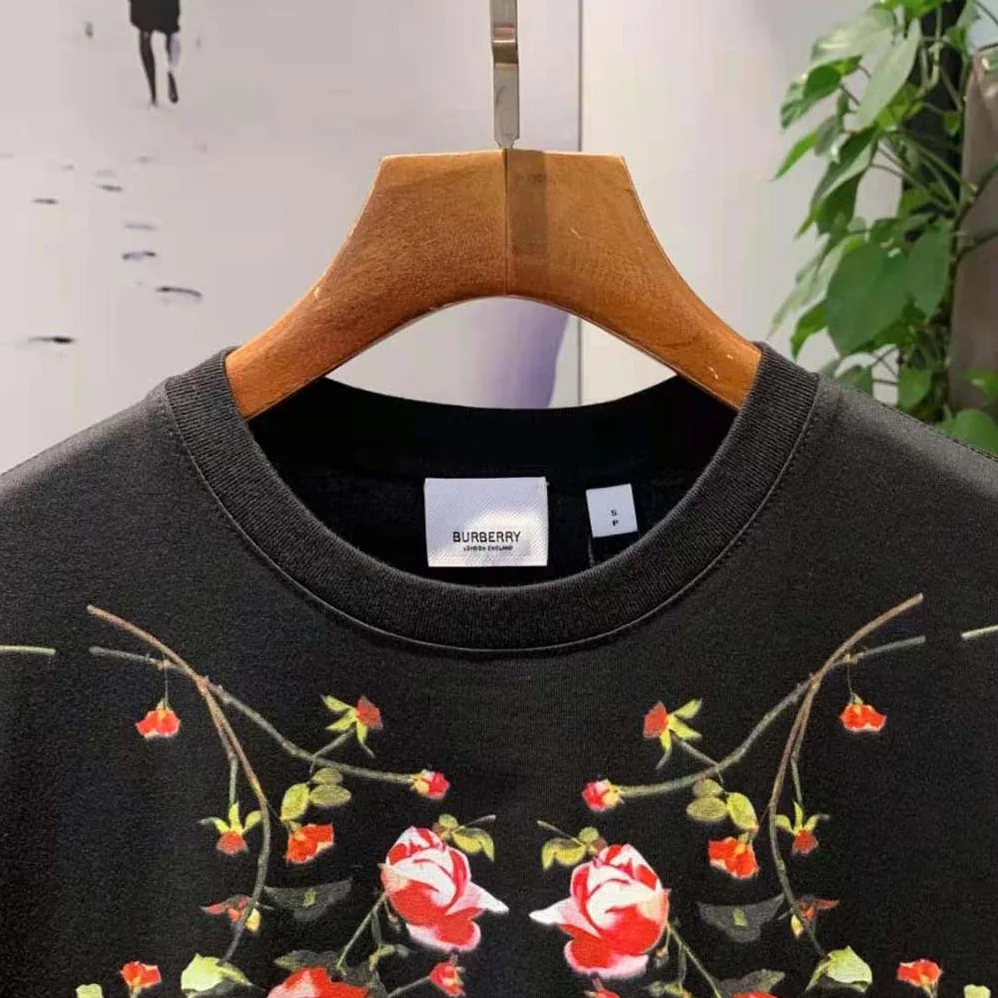 Burberry Rose Print Cotton Oversized T for Men in shirt Burberry Rose Print Cotton Oversized T for Men in shirt