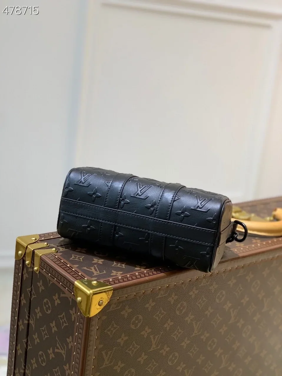 Louis Vuitton Keepall XS Monogram Seal Black Shoulder And Crossbody Bags / LV Louis Vuitton Keepall XS Monogram Seal Black Shoulder And Crossbody Bags / LV