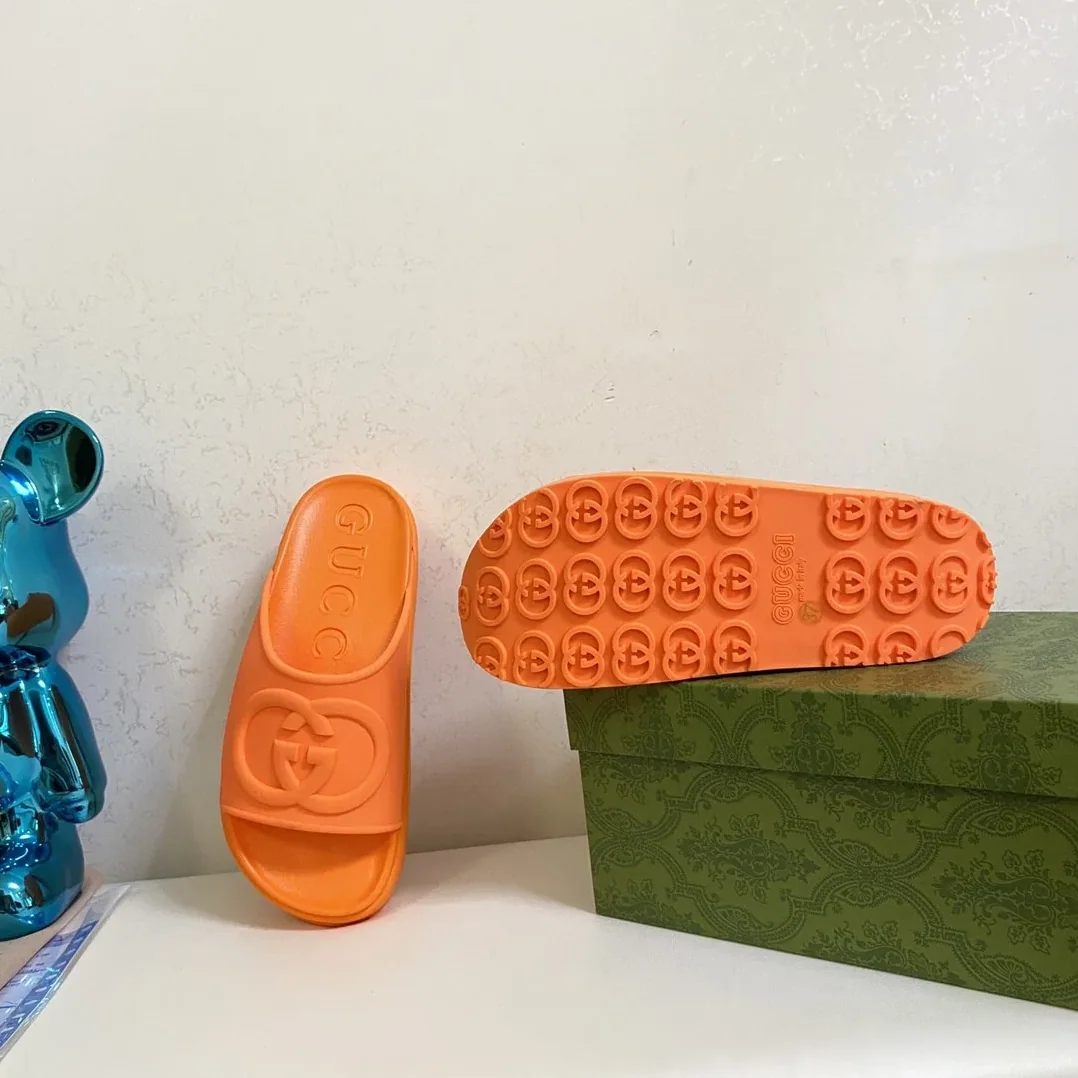 Gucci Interlocking G Slide Sandal Orange Gucci Interlocking G Slide Sandal Orange