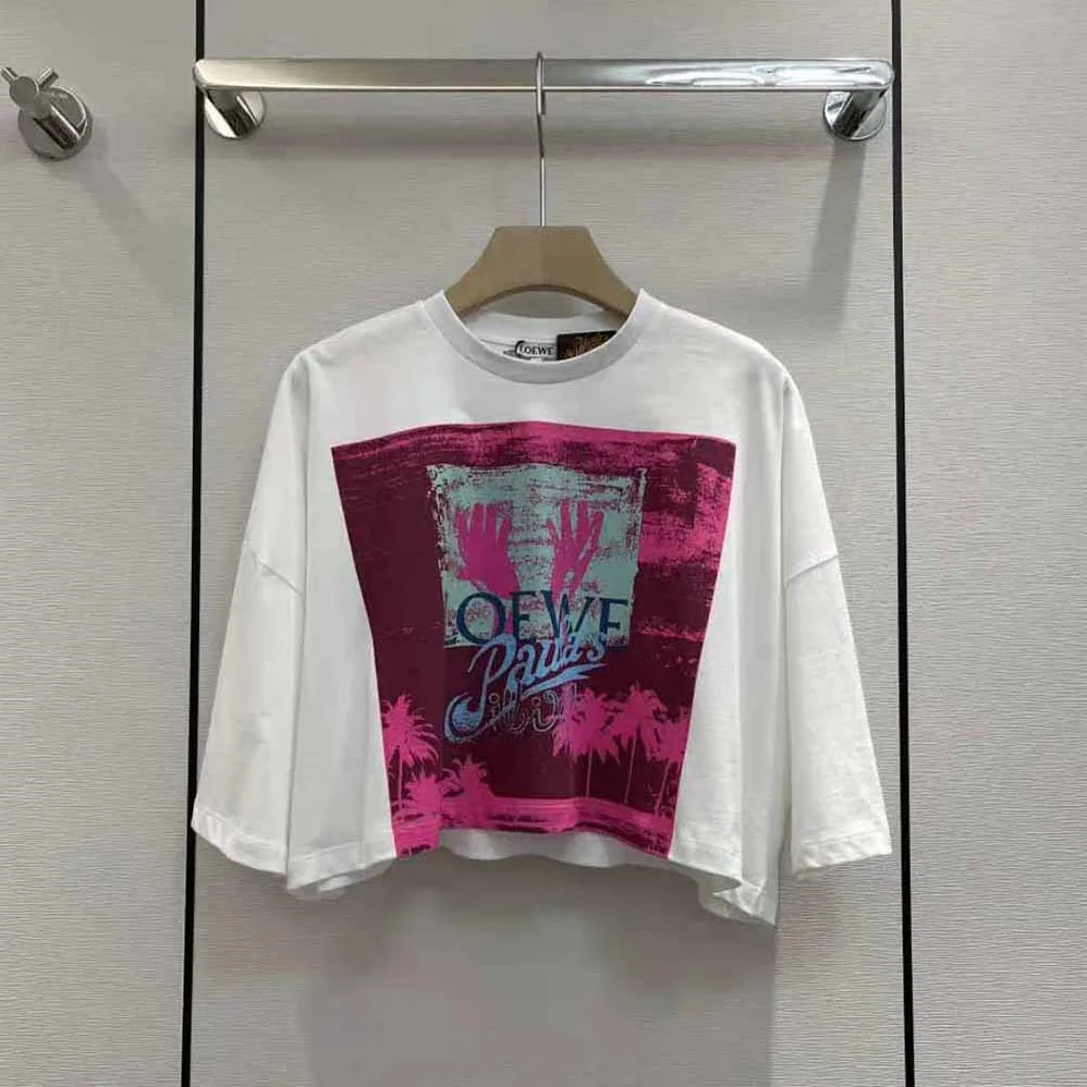 Loewe Palm Cropped T-shirt in Cotton for Women in Pink Loewe Palm Cropped T-shirt in Cotton for Women in Pink
