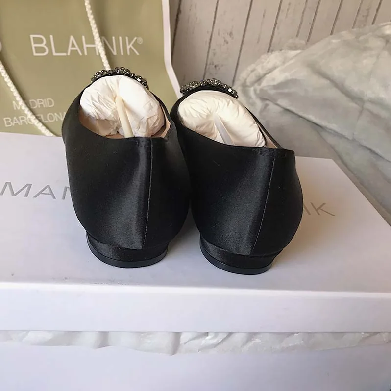 Manolo Blahnik Hangisiflat Satin Jewel Buckled Flats Shoes for Women in Black Manolo Blahnik Hangisiflat Satin Jewel Buckled Flats Shoes for Women in Black