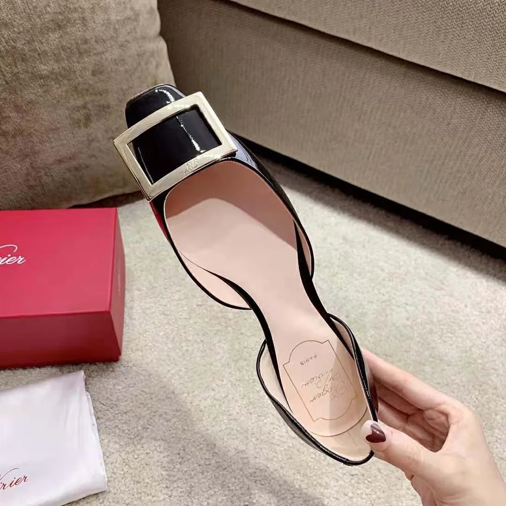 Roger Vivier Trompette Dorsay Metal Buckle Ballerinas in Patent Leather for Women in Black Roger Vivier Trompette Dorsay Metal Buckle Ballerinas in Patent Leather for Women in Black