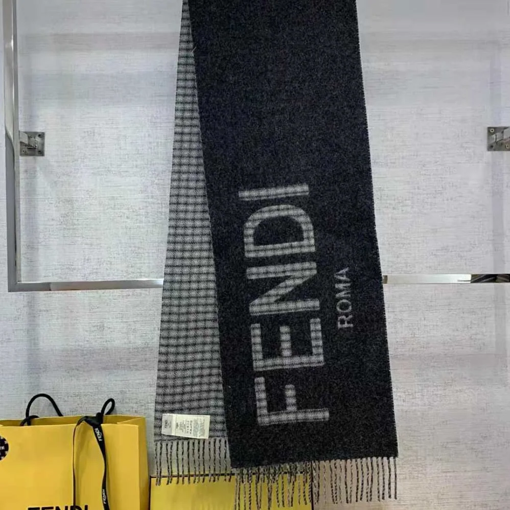 Fendi Scarf Gray Wool and Cashmere Scarf for Women Fendi Scarf Gray Wool and Cashmere Scarf for Women