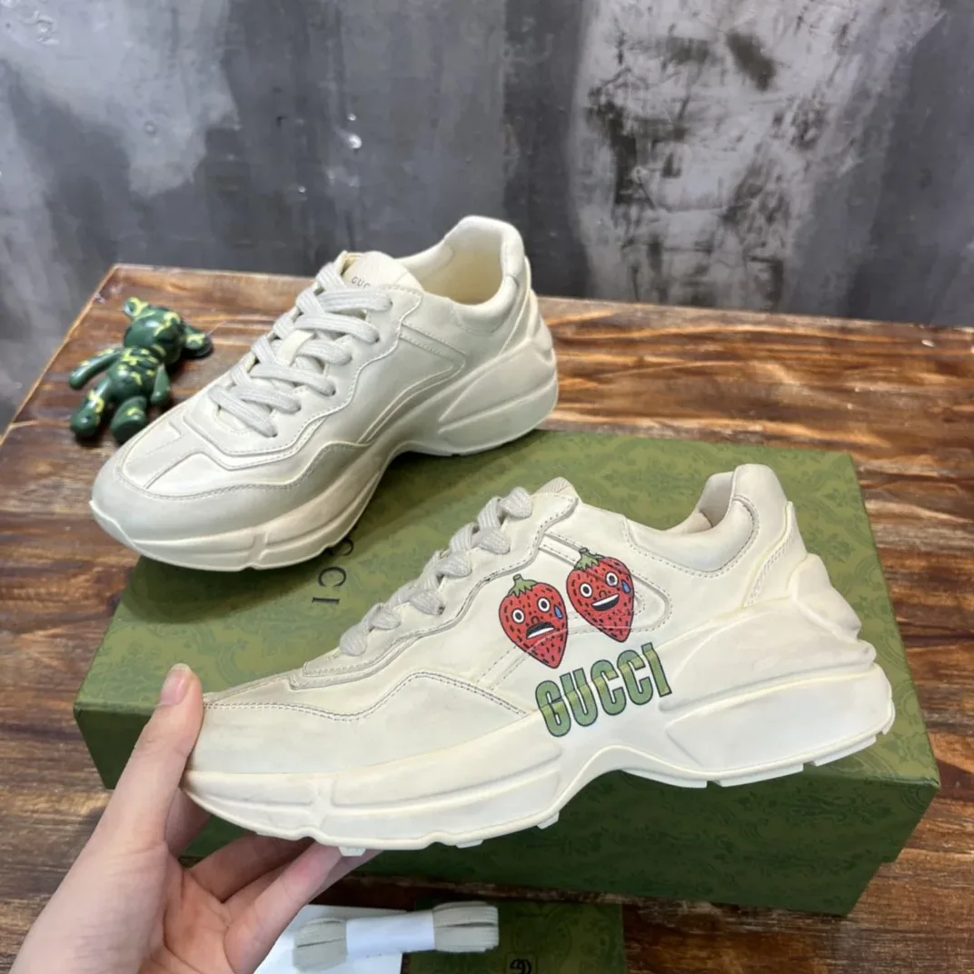 Gucci Rhyton Sneaker With Strawberry Print Ivory White for Men