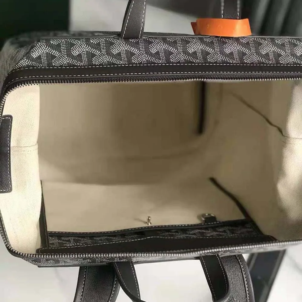 Goyard Sac A Dos Cisalpin in Goyardine Canvas & Chevroches Calfskin for Women in Silver Goyard Sac A Dos Cisalpin in Goyardine Canvas & Chevroches Calfskin for Women in Silver