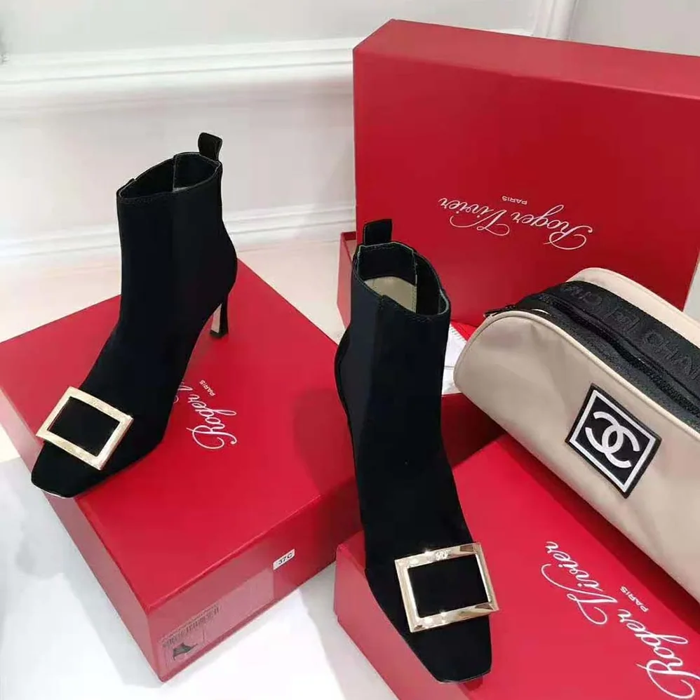 Roger Vivier Trompette Chelsea Boots in 6.5 cm Heel for Women in Black Roger Vivier Trompette Chelsea Boots in 6.5 cm Heel for Women in Black
