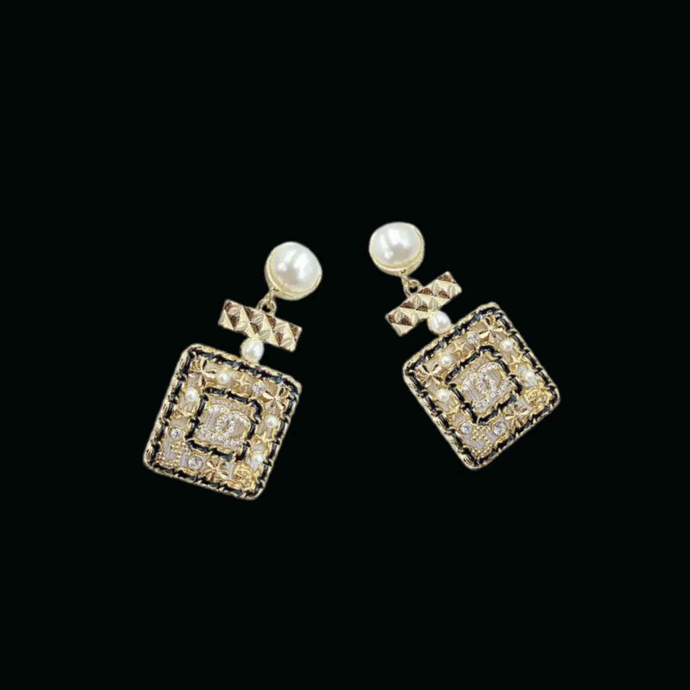 Chanel Douple Black Border Square Frame Earrings Gold Tone Chanel Douple Black Border Square Frame Earrings Gold Tone