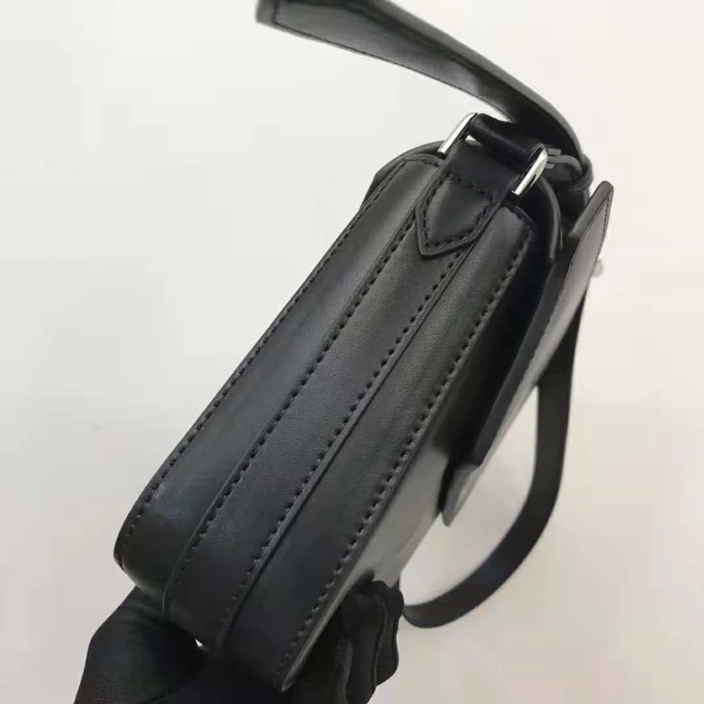 Burberry Leather Catherine Shoulder Bag for Women in Black Burberry Leather Catherine Shoulder Bag for Women in Black
