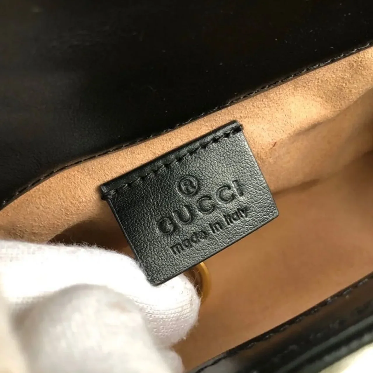 Gucci Marmont Matelassé Super Mini Bag Dusty Black Chevron / Gucci Marmont Matelassé Super Mini Bag Dusty Black Chevron /