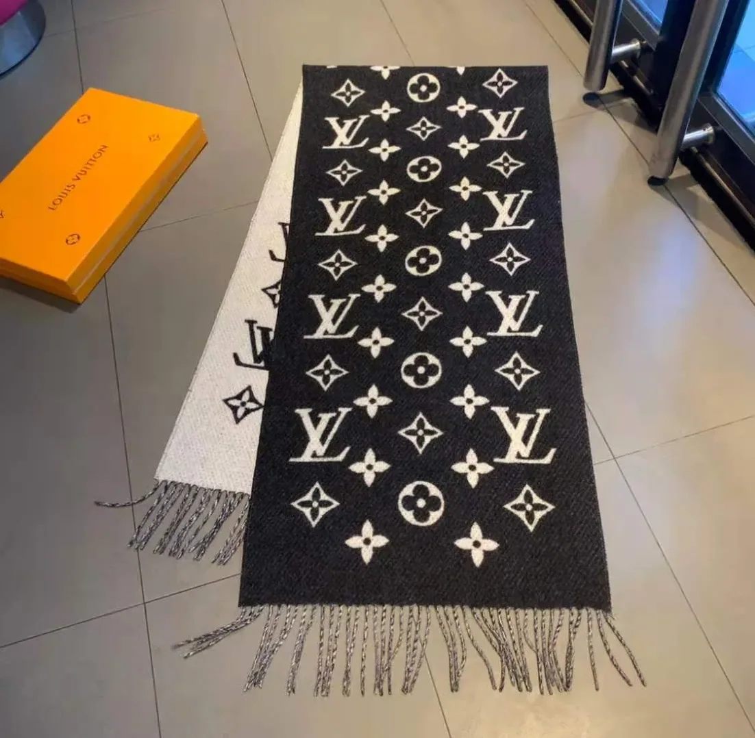 Louis Vuitton LV Scarf Black Louis Vuitton LV Scarf Black