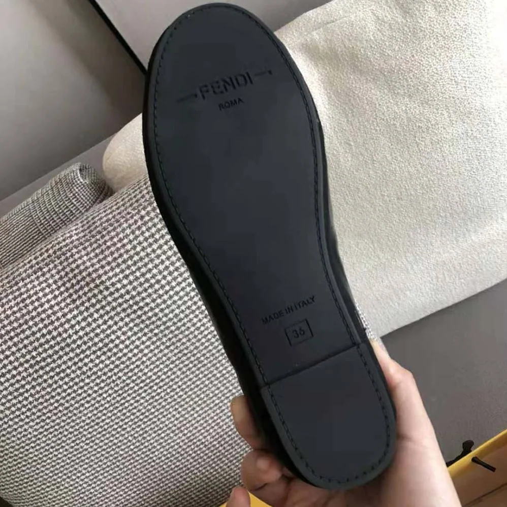 Fendi Signature Black Nappa Leather Slippers for Unisex Fendi Signature Black Nappa Leather Slippers for Unisex