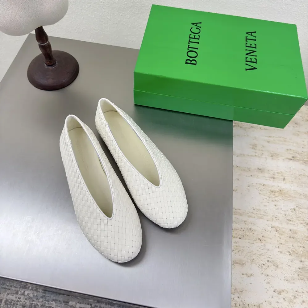 Bottega Veneta Rosa Ballerina for Women in White