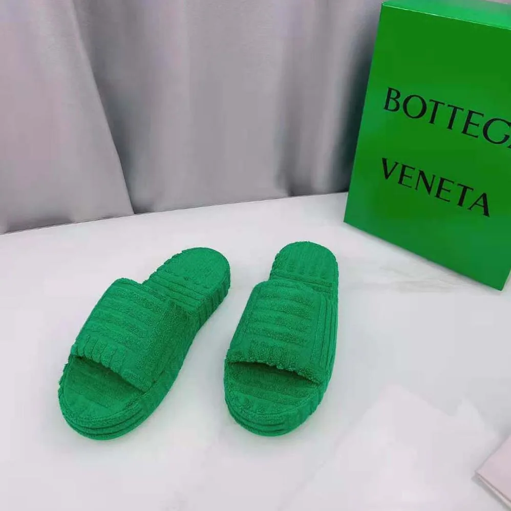 Bottega Veneta Resort Sponge in 35mm Heel Height for Women in Green