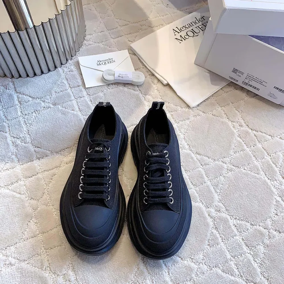 Alexander Mcqueen Tread Slick Lace Up in Black for Unisex