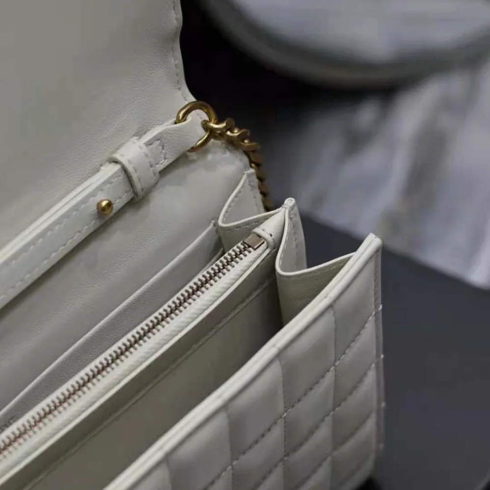 Saint Laurent YSL Le Maillon in Quilted Shiny Leather for Women in White Saint Laurent YSL Le Maillon in Quilted Shiny Leather for Women in White