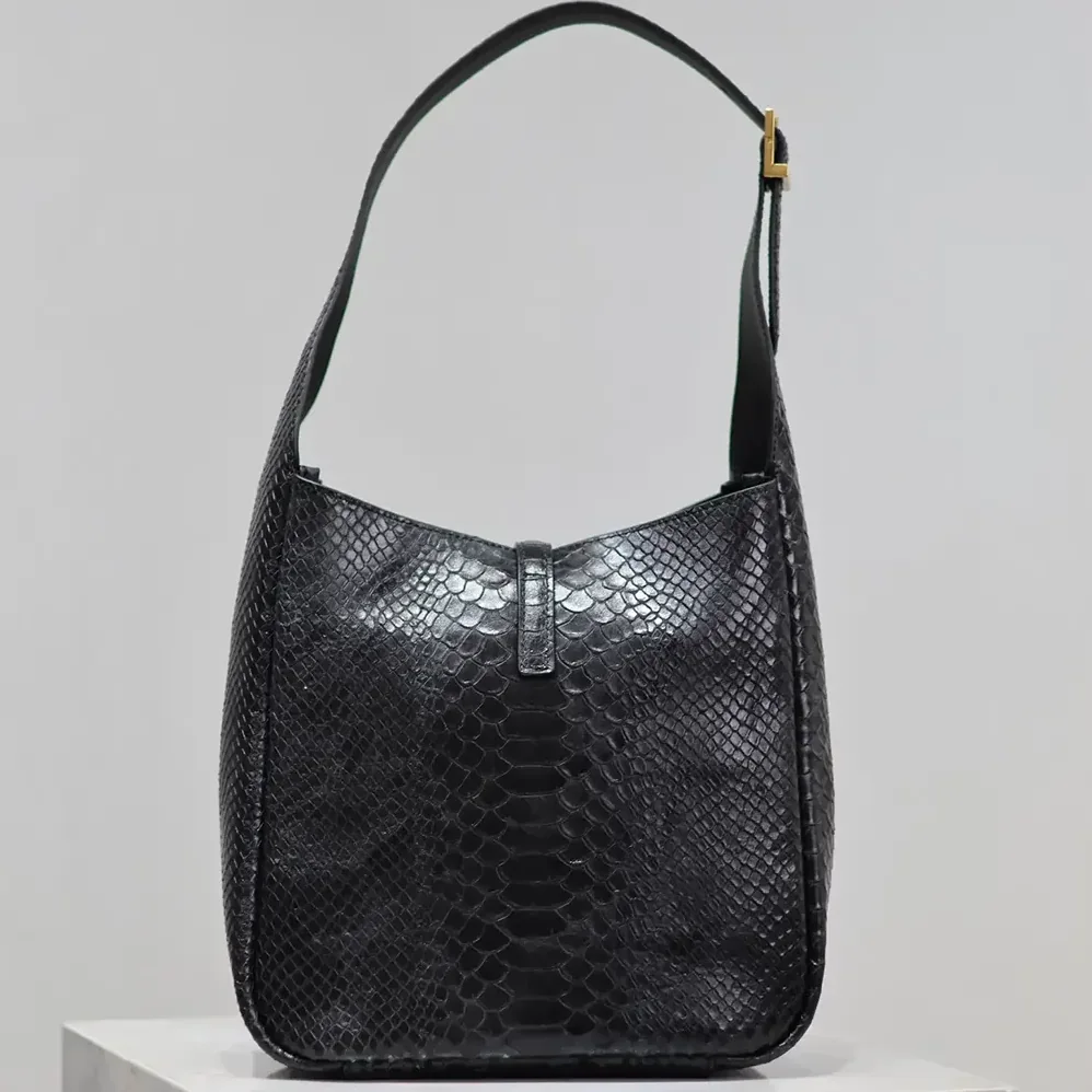 Saint Laurent YSL Le 5 à 7 Small Supple in Python for Women in Black Saint Laurent YSL Le 5 à 7 Small Supple in Python for Women in Black