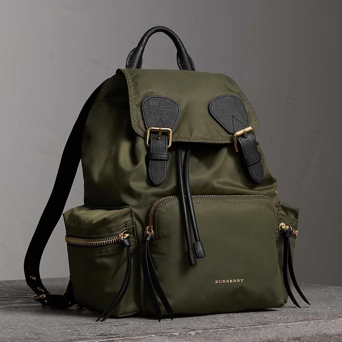 Burberry Medium Rucksack in Technical Nylon and Leather in Dark Green Burberry Medium Rucksack in Technical Nylon and Leather in Dark Green