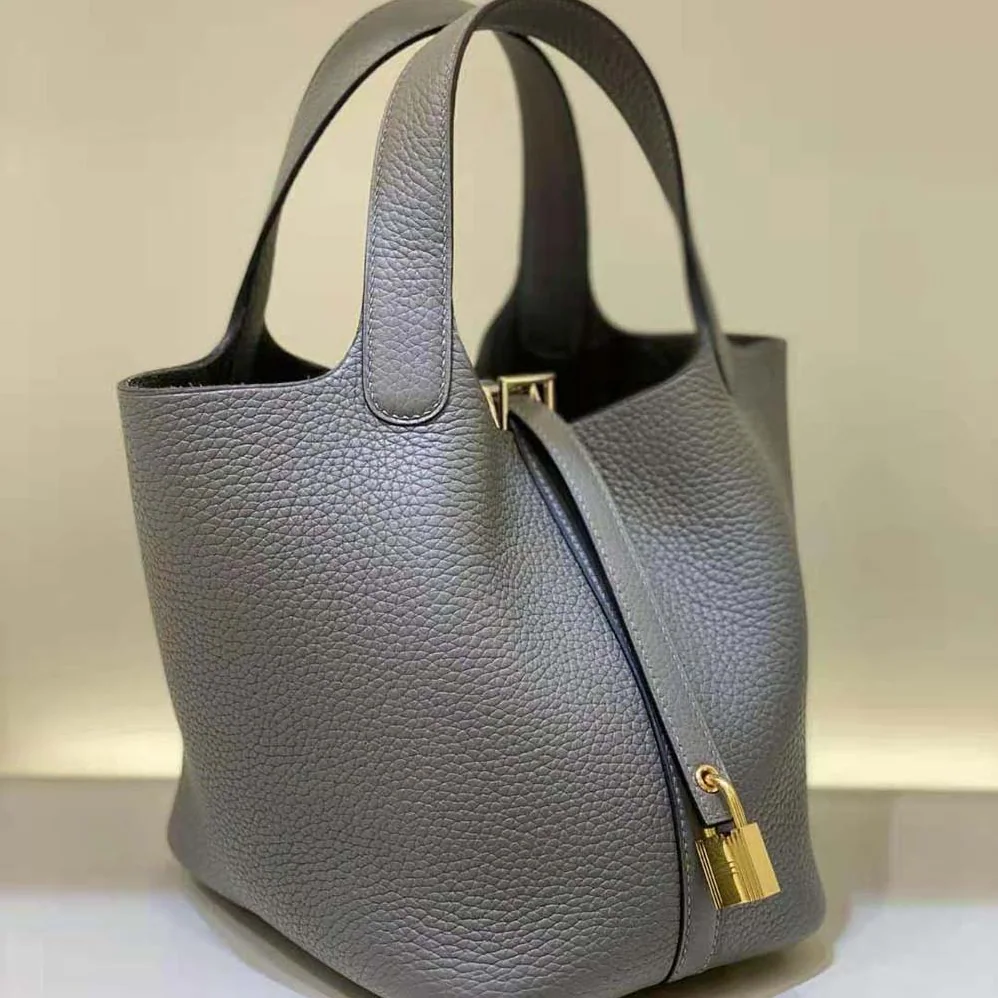 Hermes Picotin Lock 18cm in Clémence leather for Women in Gray Hermes Picotin Lock 18cm in Clémence leather for Women in Gray