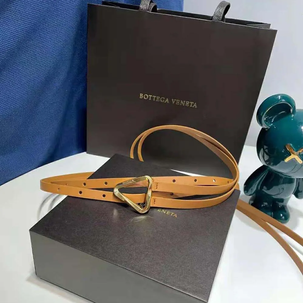 Bottega Veneta Grasp Belt Leather Double Strap for Women in Brown