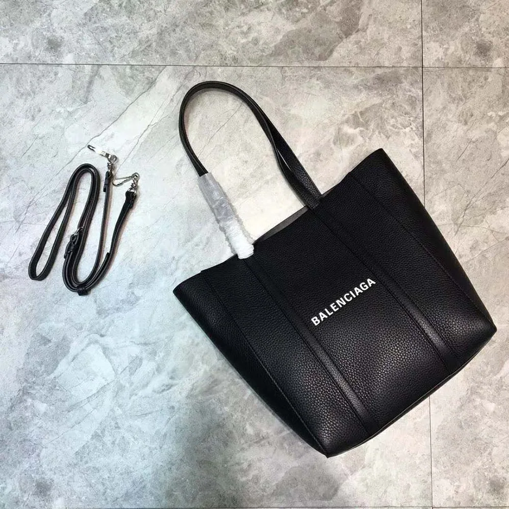 Balenciaga Everyday Tote XXS Calfskin Tote with Thin Handles for Women in Black Balenciaga Everyday Tote XXS Calfskin Tote with Thin Handles for Women in Black