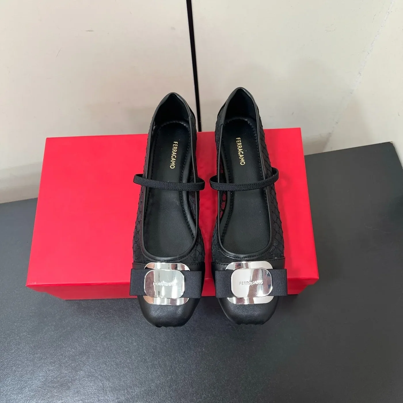 Ferragamo Vara Ballet Flats Black 01J853 Ferragamo Vara Ballet Flats Black 01J853