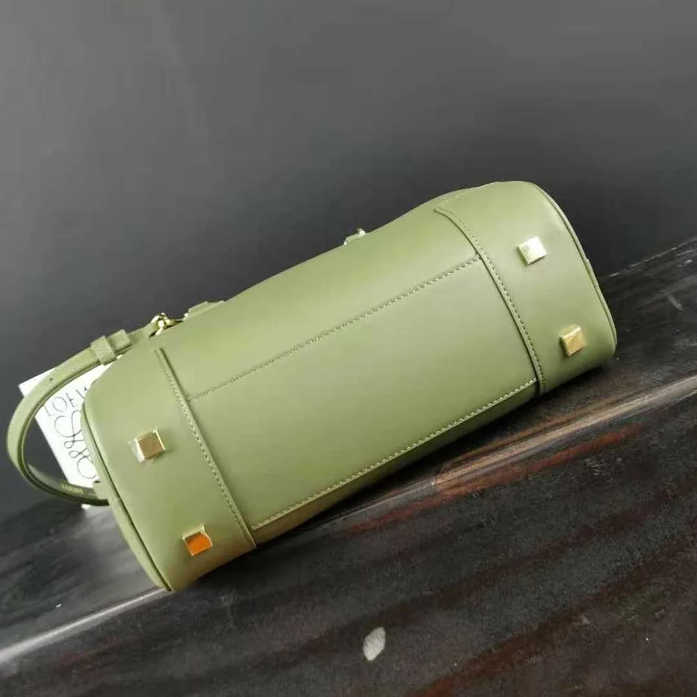 Loewe Amazona 28 Bag in Nappa Calfskin for Women in Green