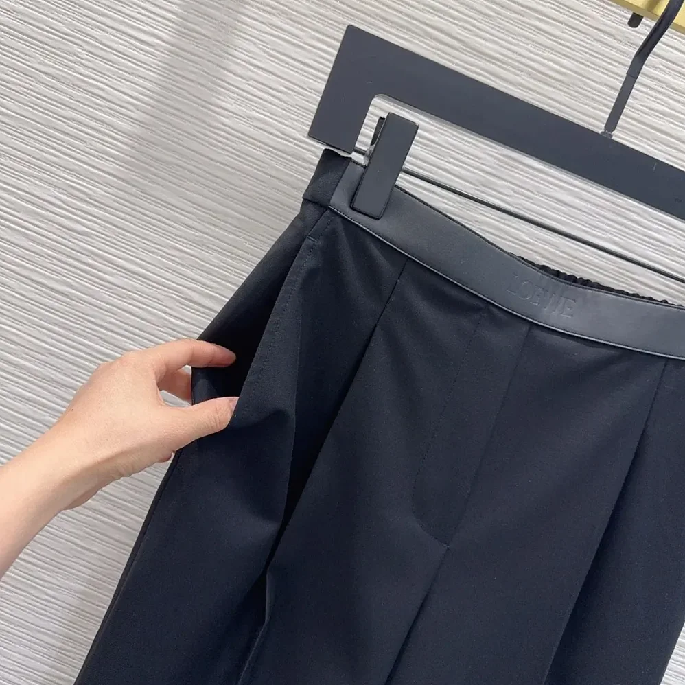 Loewe Trousers in Wool for Women in Black