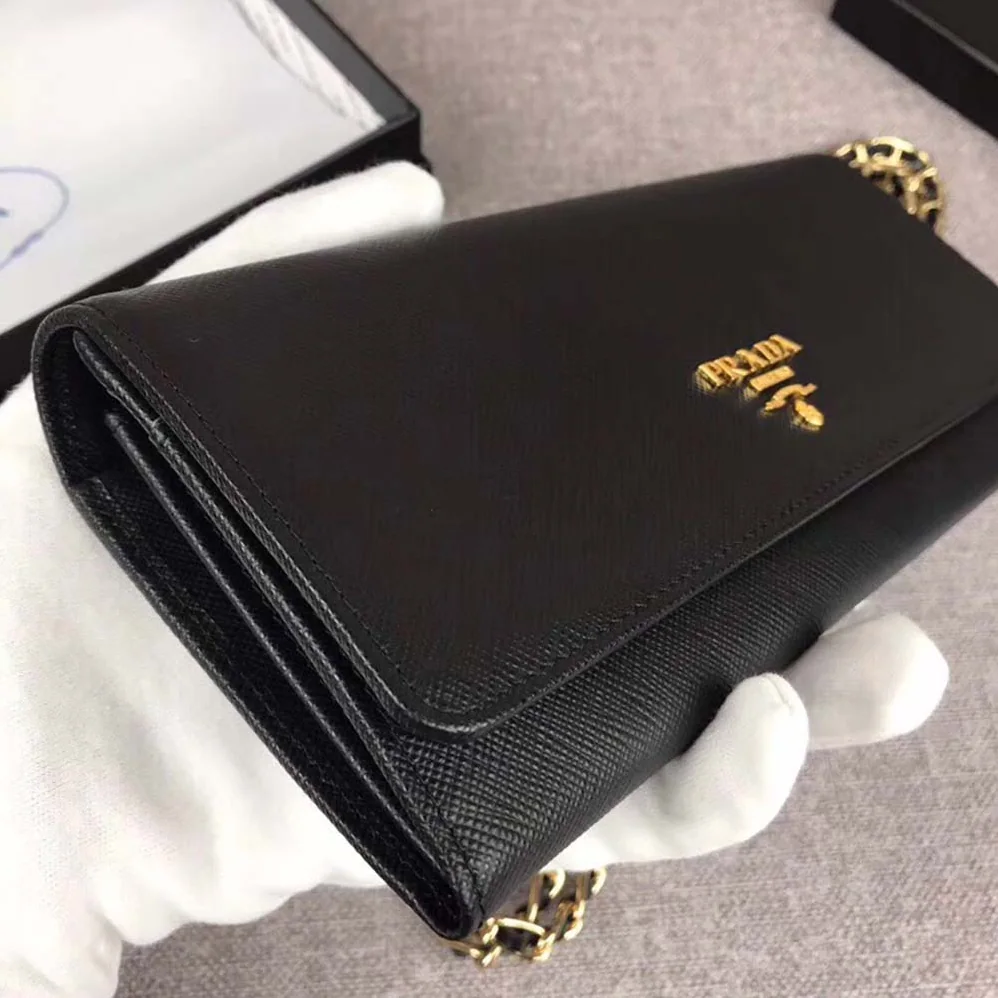 Prada Leather Shoulder Bag in Saffiano for Women in Black Prada Leather Shoulder Bag in Saffiano for Women in Black