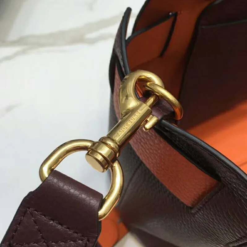 Burberry The Medium Leather Belt Bag for Women in Maroon