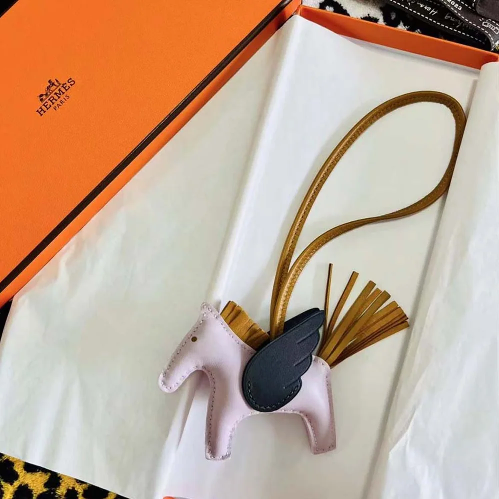 Hermes Rodeo Pegase MM Charm for Unisex in Pink Hermes Rodeo Pegase MM Charm for Unisex in Pink