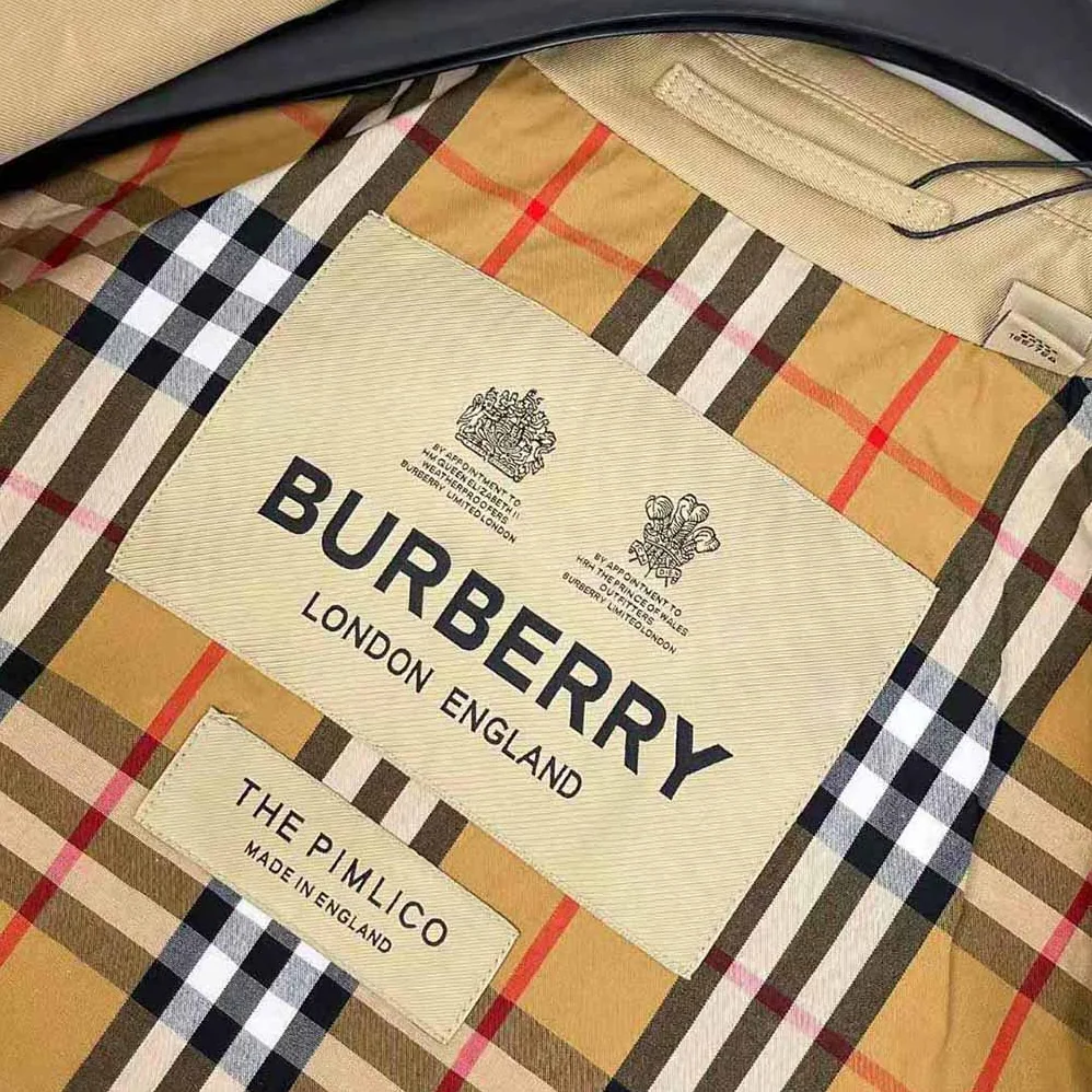 Burberry The Pimlico Heritage Car Coat for Women in Beige Burberry The Pimlico Heritage Car Coat for Women in Beige