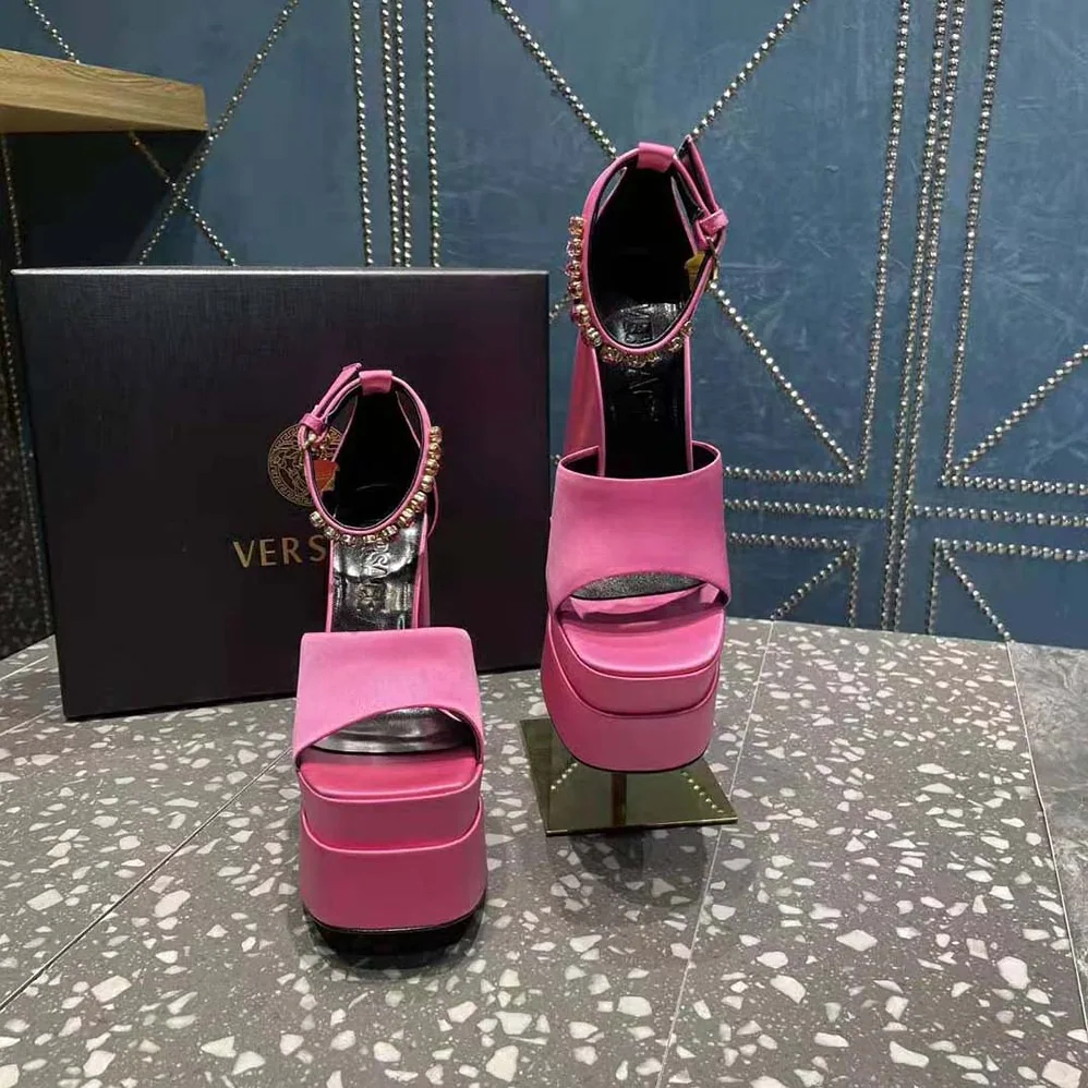Versace Medusa Aevitas Platform Sandals for Women in Pink Versace Medusa Aevitas Platform Sandals for Women in Pink