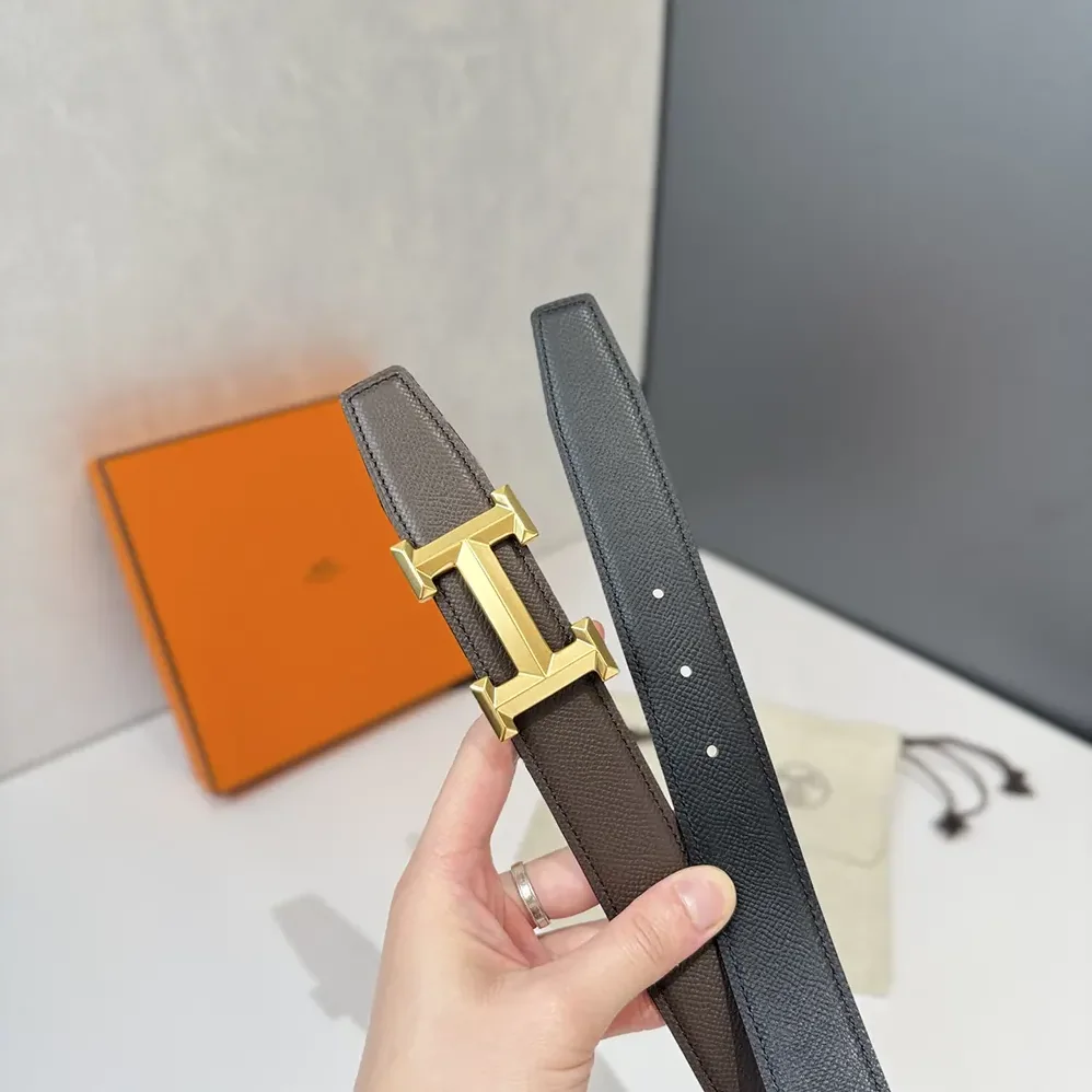 Hermes H Belt Buckle & Reversible Leather Strap 32 mm for Unisex in Black/Gold Hermes H Belt Buckle & Reversible Leather Strap 32 mm for Unisex in Black/Gold