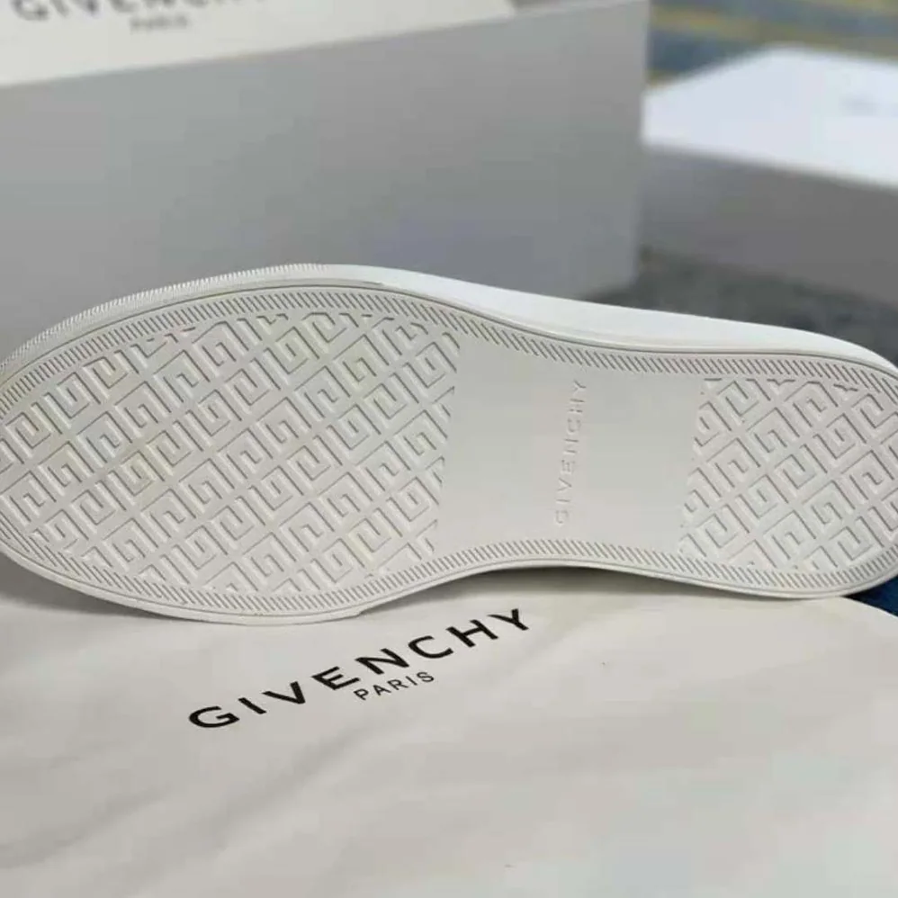 Givenchy Sneakers City in 4G Jacquard for Women in Pink Givenchy Sneakers City in 4G Jacquard for Women in Pink