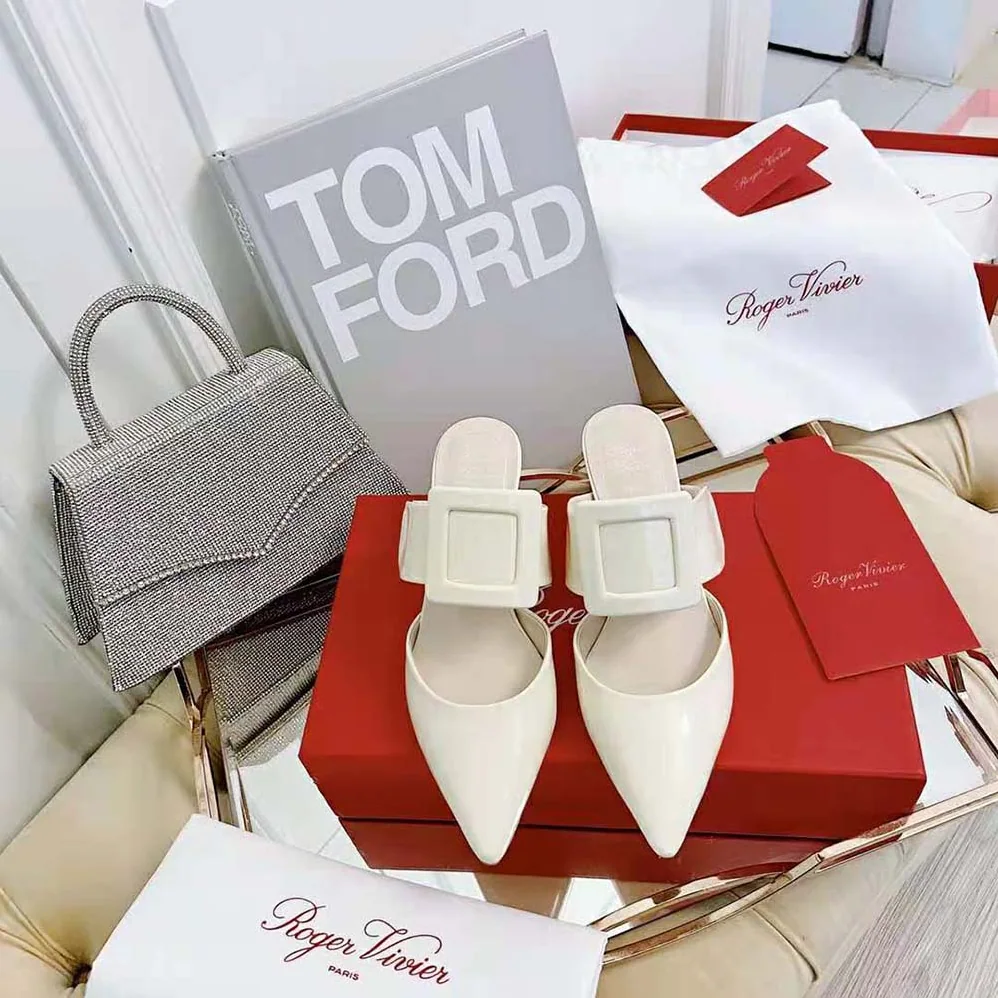 Roger Vivier Viv' In The City Mules in Patent Leather for Women in White