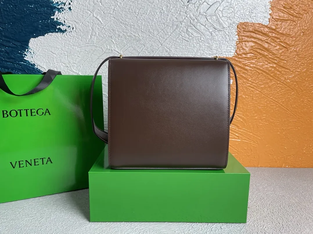 Bottega Veneta Clip Bag Brown Bottega Veneta Clip Bag Brown