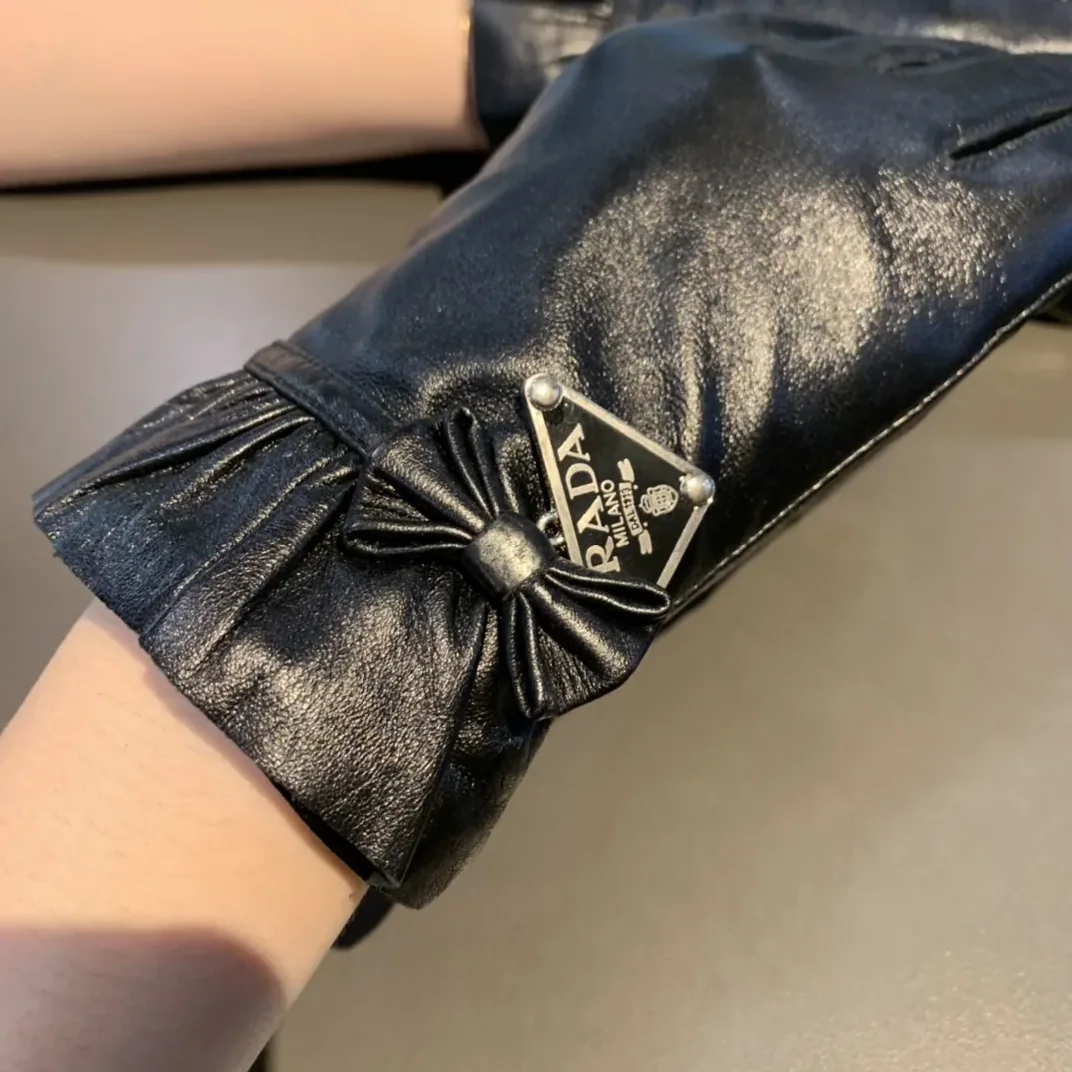 Prada Nappa Gloves In Black Prada Nappa Gloves In Black