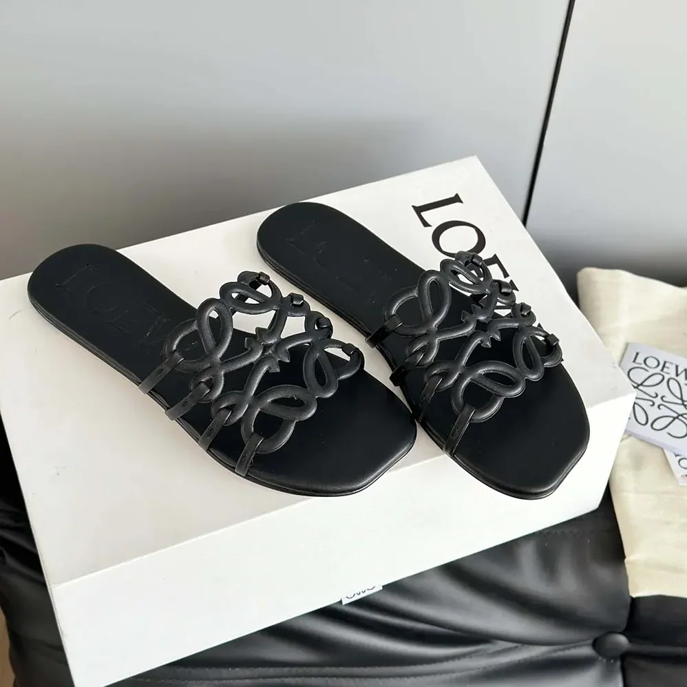 Loewe Petal Anagram Slide in Soft Calfskin for Women in Black