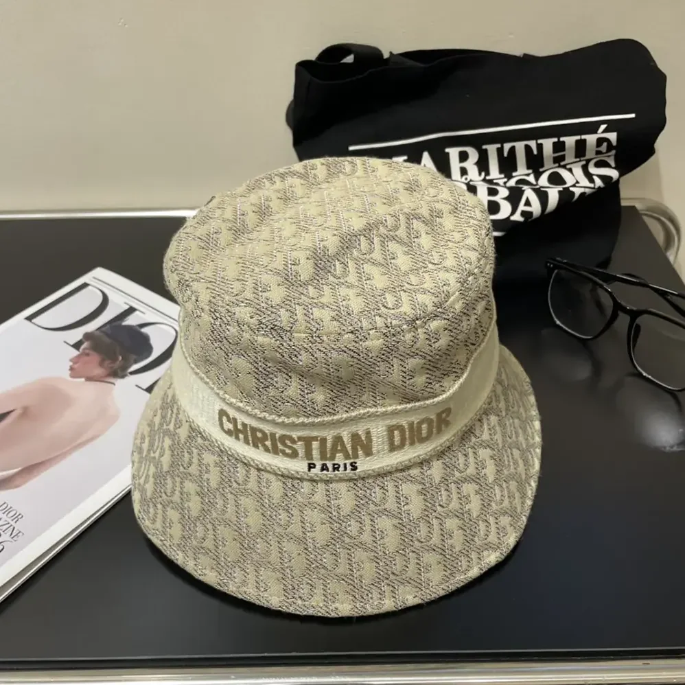 Dior D-Bobby Dior Oblique Small Brim Bucket Hat White and Gold for Unisex in Tone Embroidery Dior D-Bobby Dior Oblique Small Brim Bucket Hat White and Gold for Unisex in Tone Embroidery