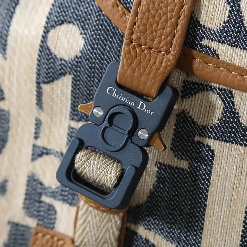 Dior Hit the Road Backpack with Flap Blue and Beige Raffia for Men in Effect Dior Oblique Denim Dior Hit the Road Backpack with Flap Blue and Beige Raffia for Men in Effect Dior Oblique Denim