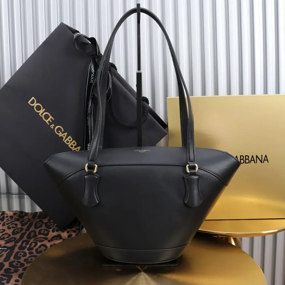 Dolce Gabbana D&G Capri Crow'S Nest for Women in Black